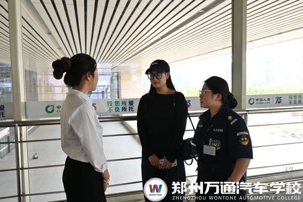 鄭州萬(wàn)通創(chuàng)就業(yè)老師回訪鄭州高鐵西站軌道學(xué)子 共話成長(zhǎng)與未來(lái)