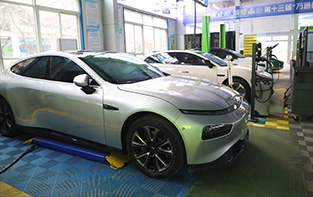 萬(wàn)通汽車(chē)學(xué)校_小鵬汽車(chē)實(shí)訓(xùn)室
