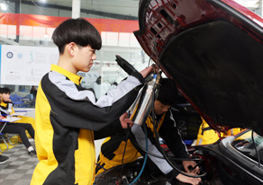 鄭州萬(wàn)通汽車(chē)學(xué)校教學(xué)模式
