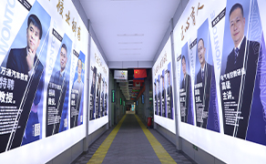 鄭州萬(wàn)通汽車(chē)學(xué)校_整車(chē)實(shí)訓(xùn)大廳