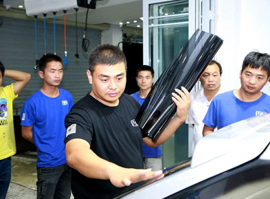 一車(chē)二仆汽車(chē)養(yǎng)護(hù)俱樂(lè)部